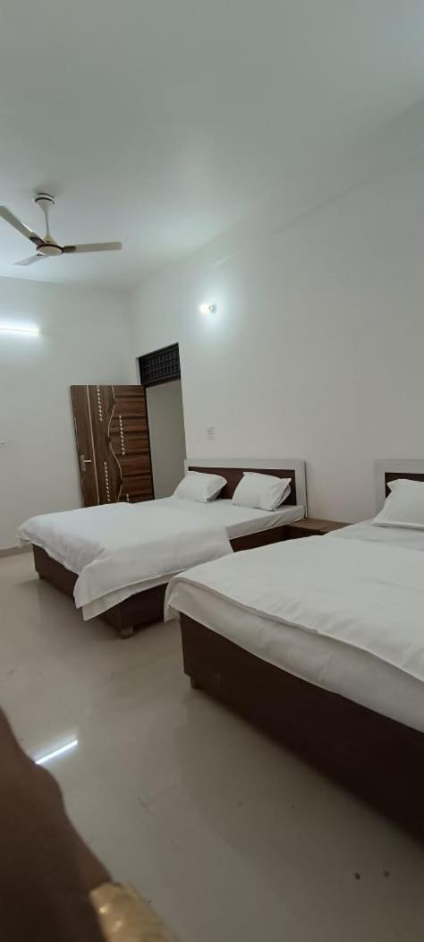 Geeta Dham Hotel Vrindāvan Exterior photo